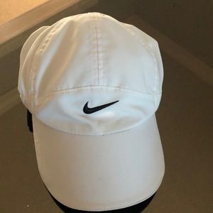 Nike Featherlight Hat